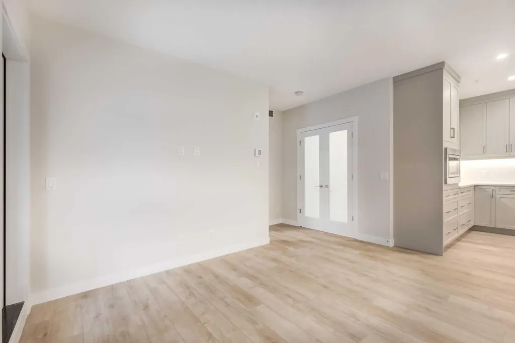 2117 81 Street SW Calgary AB T3H 6H5