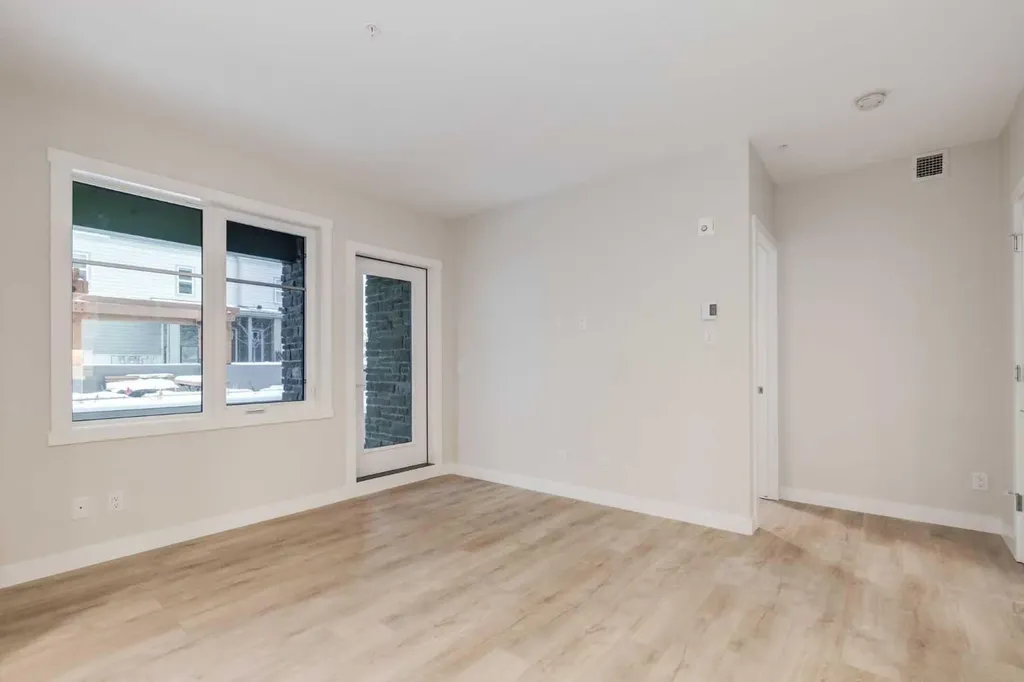 2117 81 Street SW Calgary AB T3H 6H5