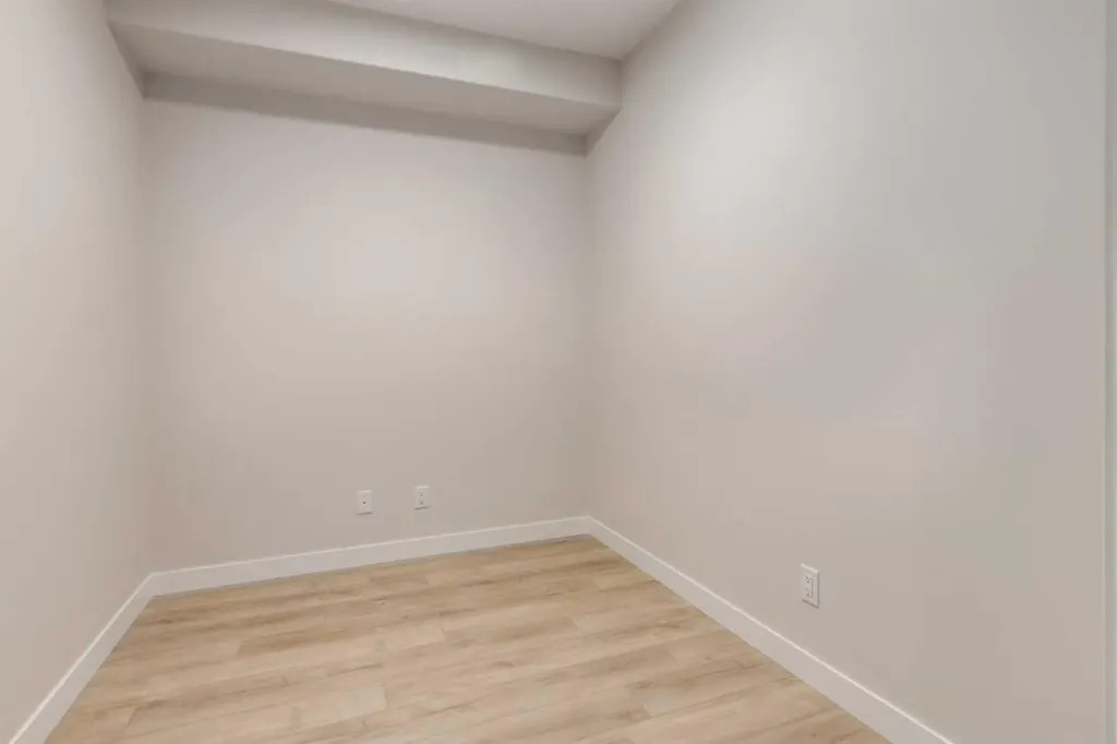 2117 81 Street SW Calgary AB T3H 6H5