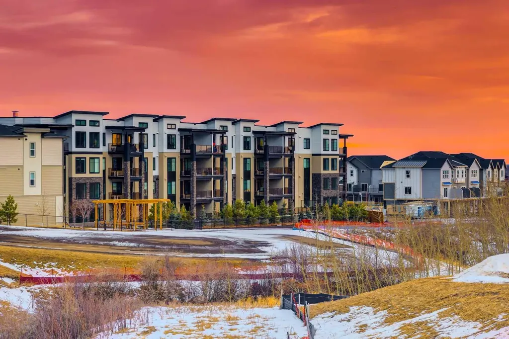 2117 81 Street SW Calgary AB T3H 6H5