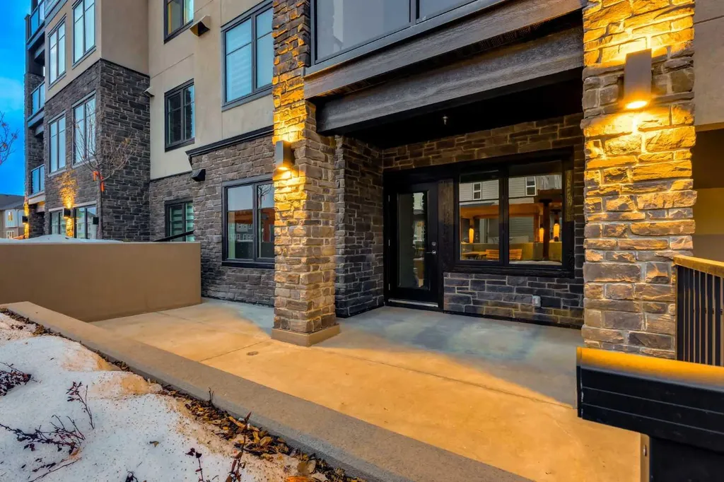 2117 81 Street SW Calgary AB T3H 6H5