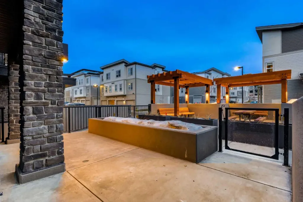 2117 81 Street SW Calgary AB T3H 6H5