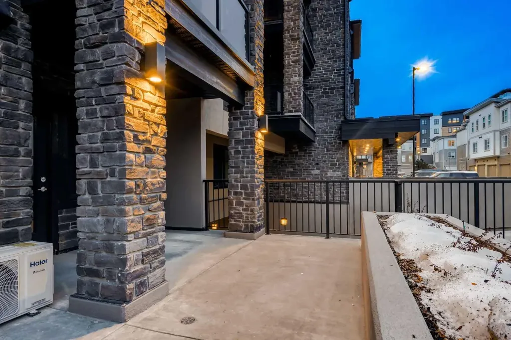 2117 81 Street SW Calgary AB T3H 6H5