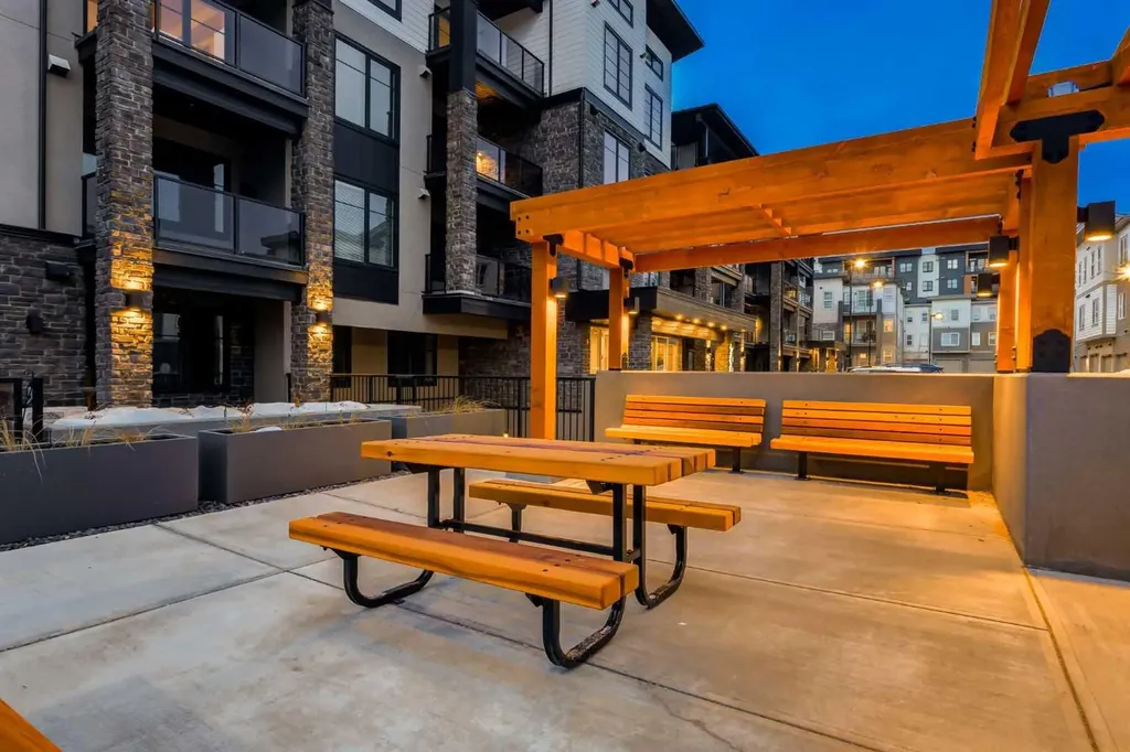 2117 81 Street SW Calgary AB T3H 6H5