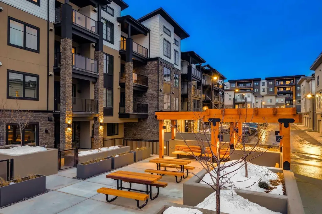 2117 81 Street SW Calgary AB T3H 6H5