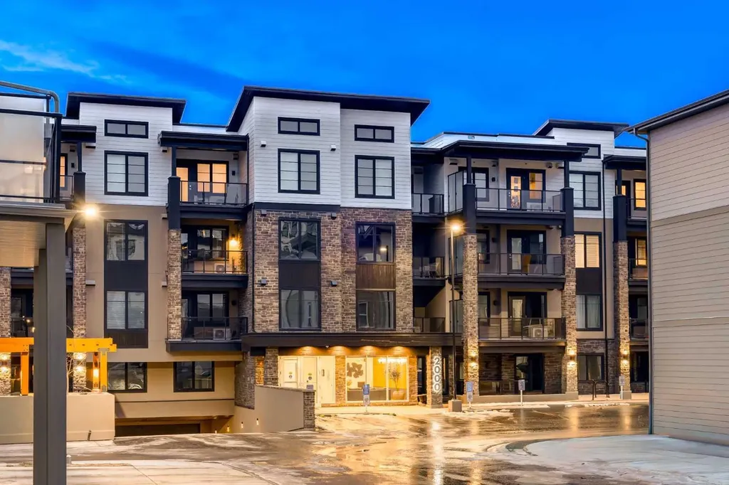 2117 81 Street SW Calgary AB T3H 6H5