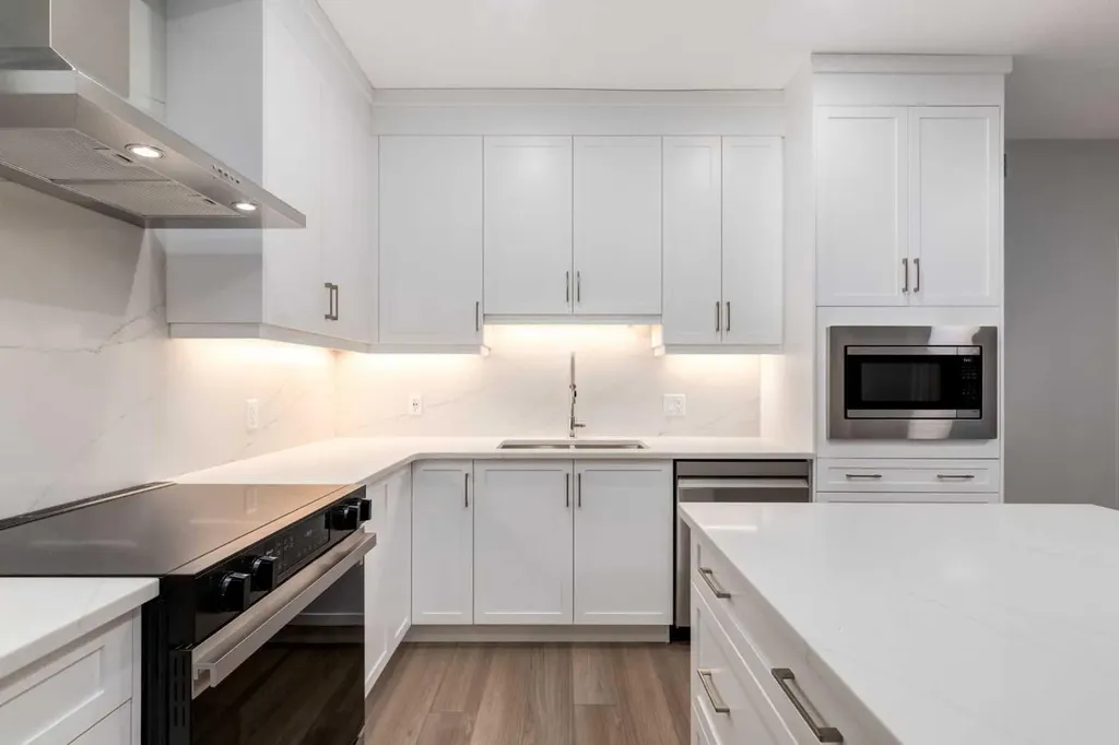 2117 81 Street SW Calgary AB T3H 6H5