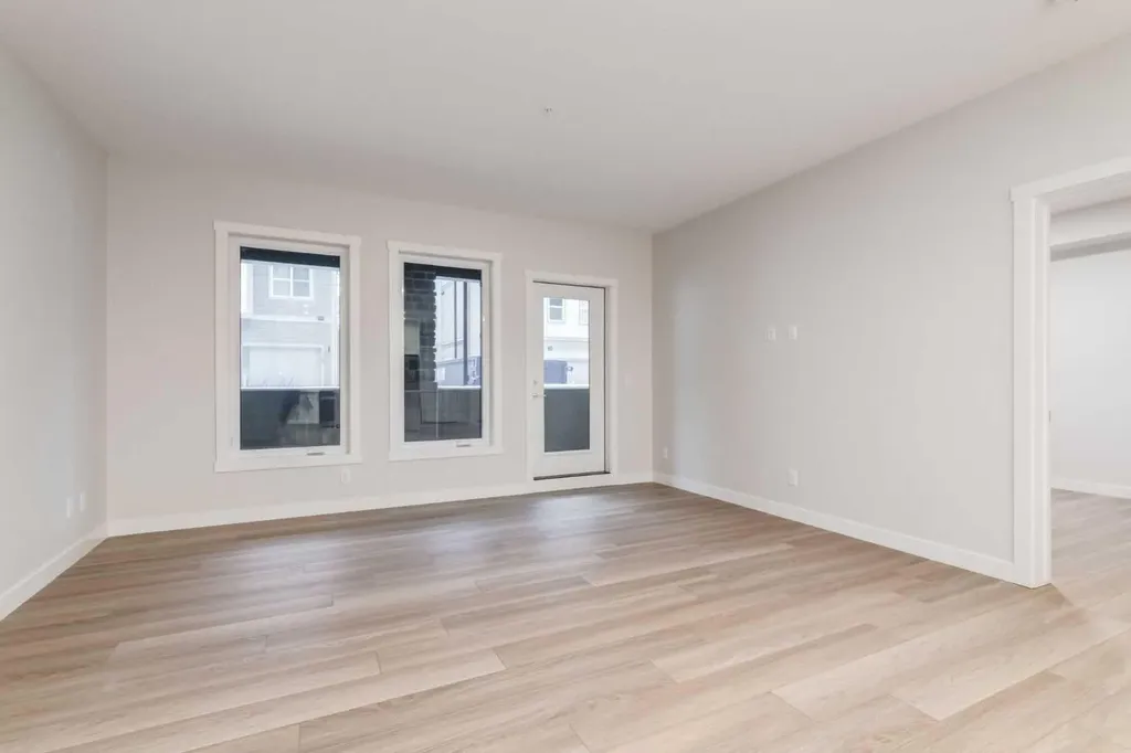 2117 81 Street SW Calgary AB T3H 6H5