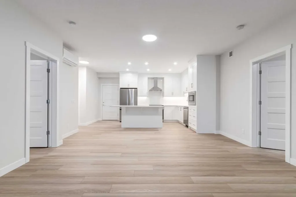 2117 81 Street SW Calgary AB T3H 6H5