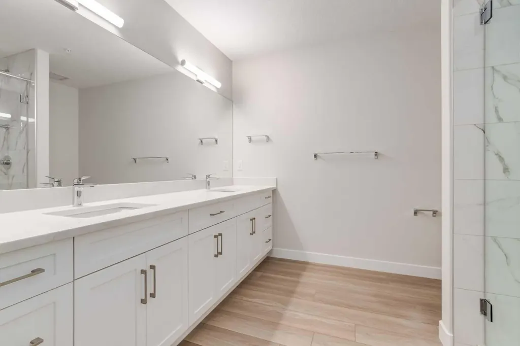 2117 81 Street SW Calgary AB T3H 6H5