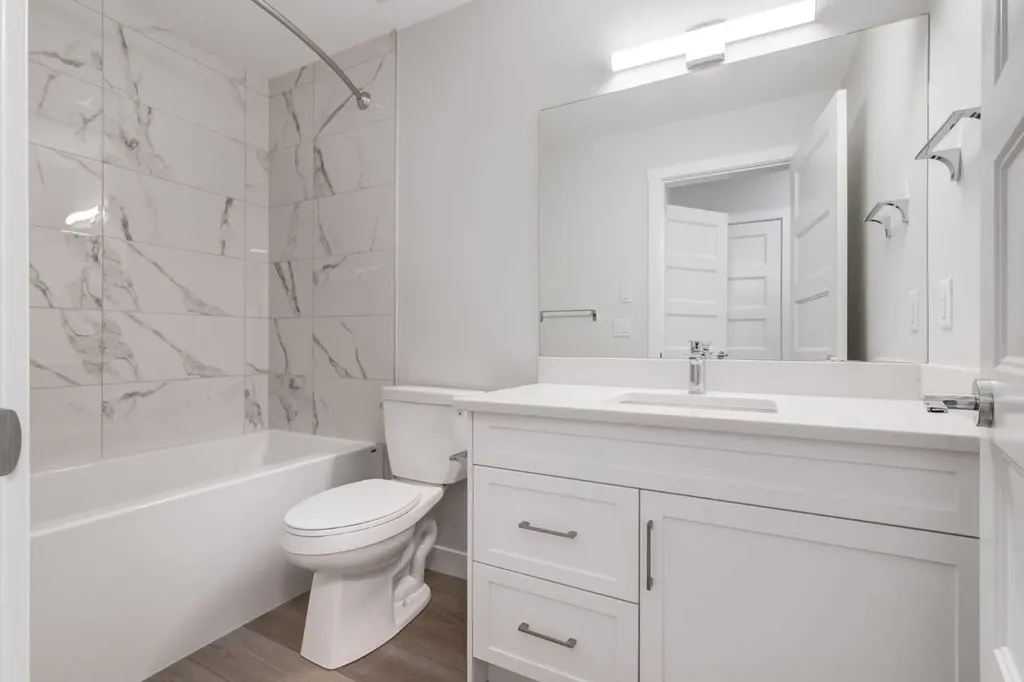2117 81 Street SW Calgary AB T3H 6H5