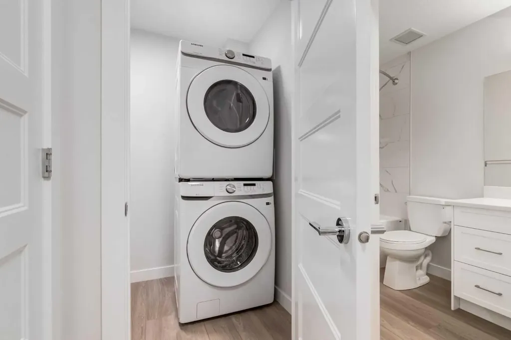 2117 81 Street SW Calgary AB T3H 6H5