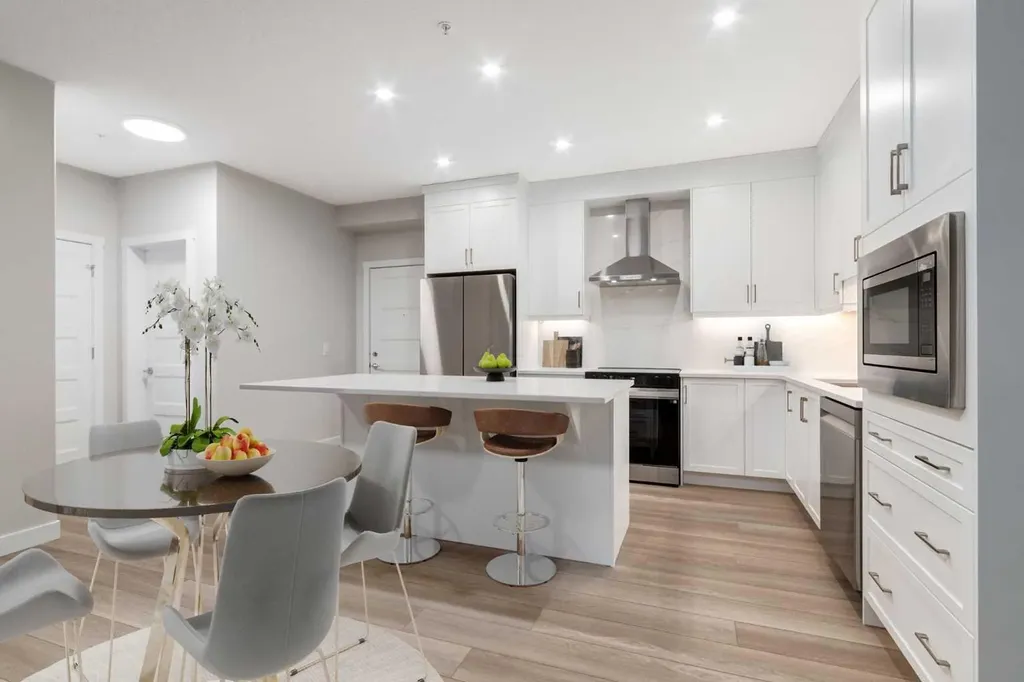 2117 81 Street SW Calgary AB T3H 6H5