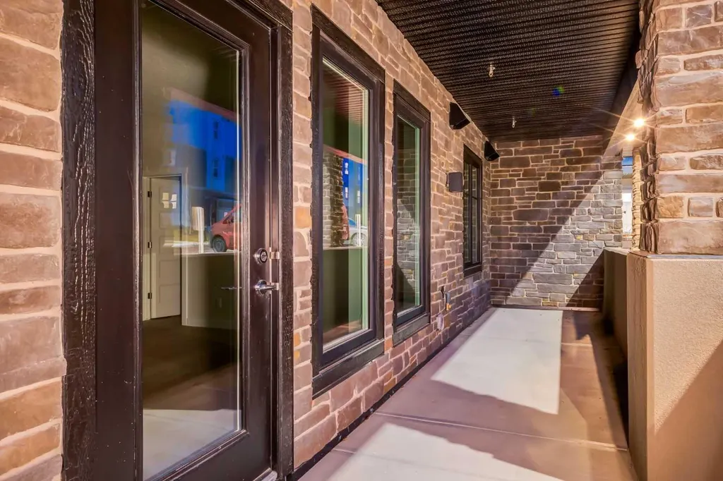 2117 81 Street SW Calgary AB T3H 6H5