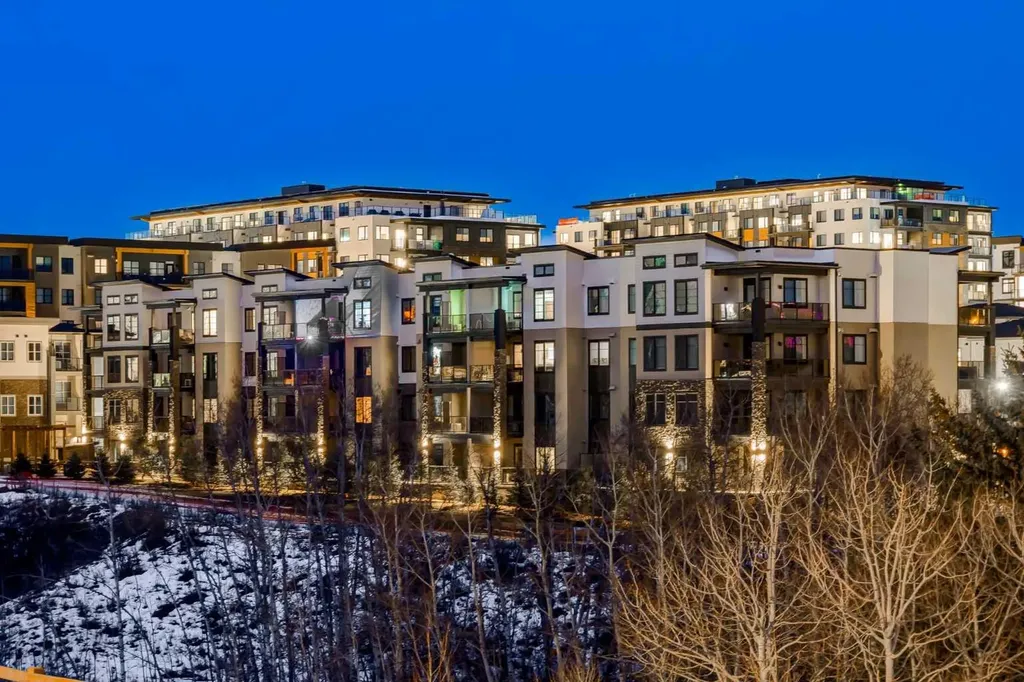 2117 81 Street SW Calgary AB T3H 6H5