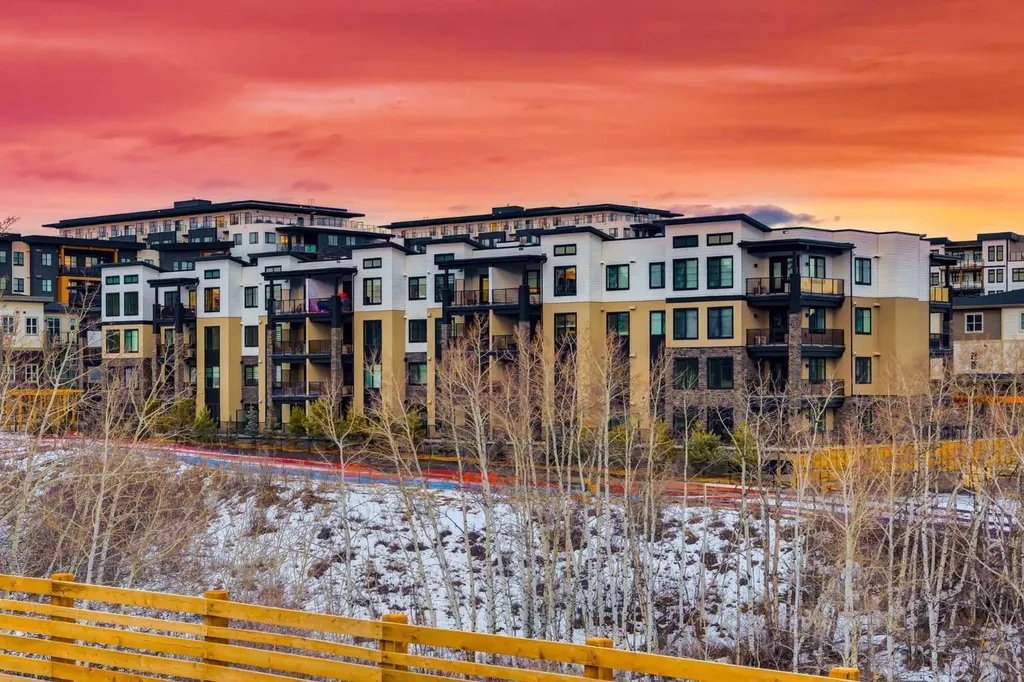 2117 81 Street SW Calgary AB T3H 6H5