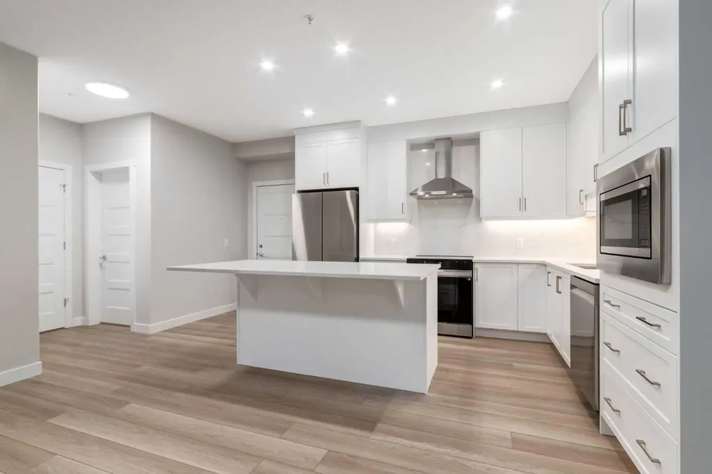 2117 81 Street SW Calgary AB T3H 6H5