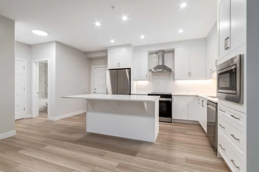 2117 81 Street SW Calgary AB T3H 6H5