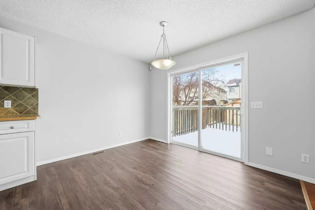 1076 Cranston Drive SE Calgary AB T3M 1A4