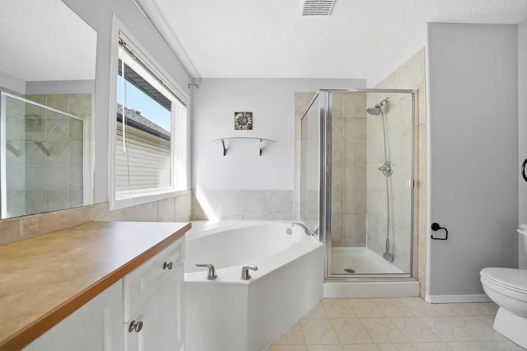 1076 Cranston Drive SE Calgary AB T3M 1A4
