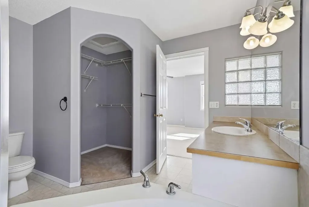 1076 Cranston Drive SE Calgary AB T3M 1A4