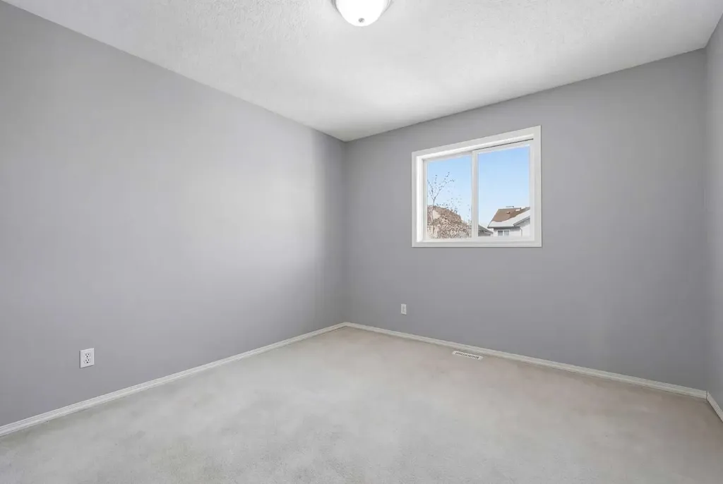 1076 Cranston Drive SE Calgary AB T3M 1A4