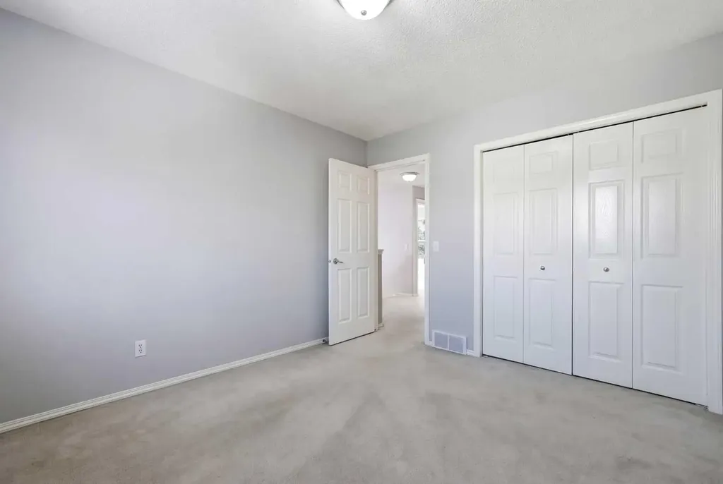 1076 Cranston Drive SE Calgary AB T3M 1A4