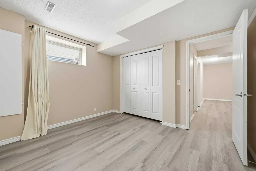 1076 Cranston Drive SE Calgary AB T3M 1A4