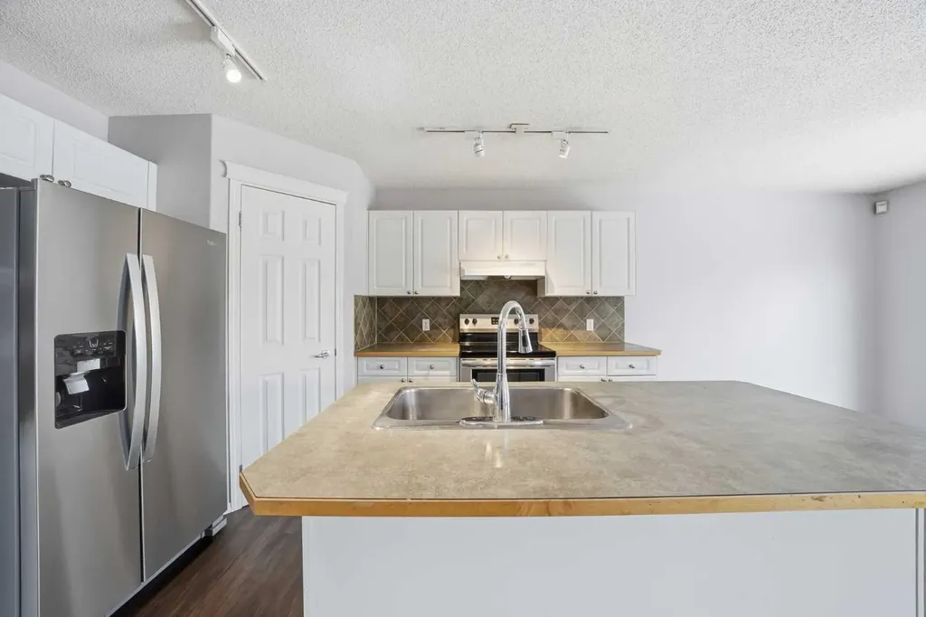 1076 Cranston Drive SE Calgary AB T3M 1A4