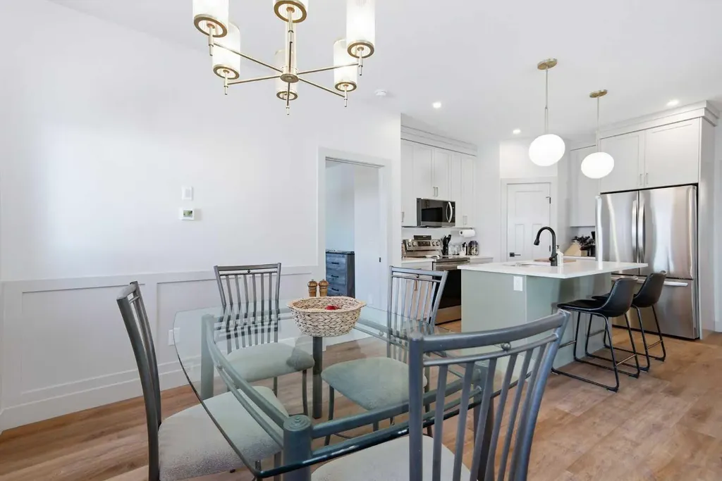 5324 49 Avenue Lacombe AB T4L 1S6