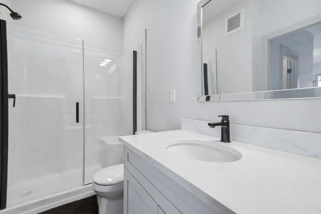 5324 49 Avenue Lacombe AB T4L 1S6