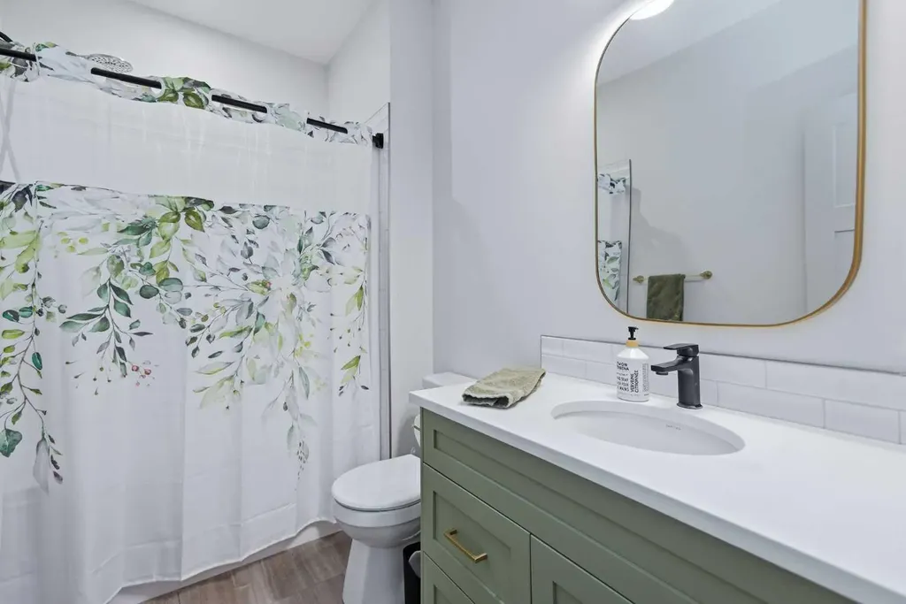 5324 49 Avenue Lacombe AB T4L 1S6