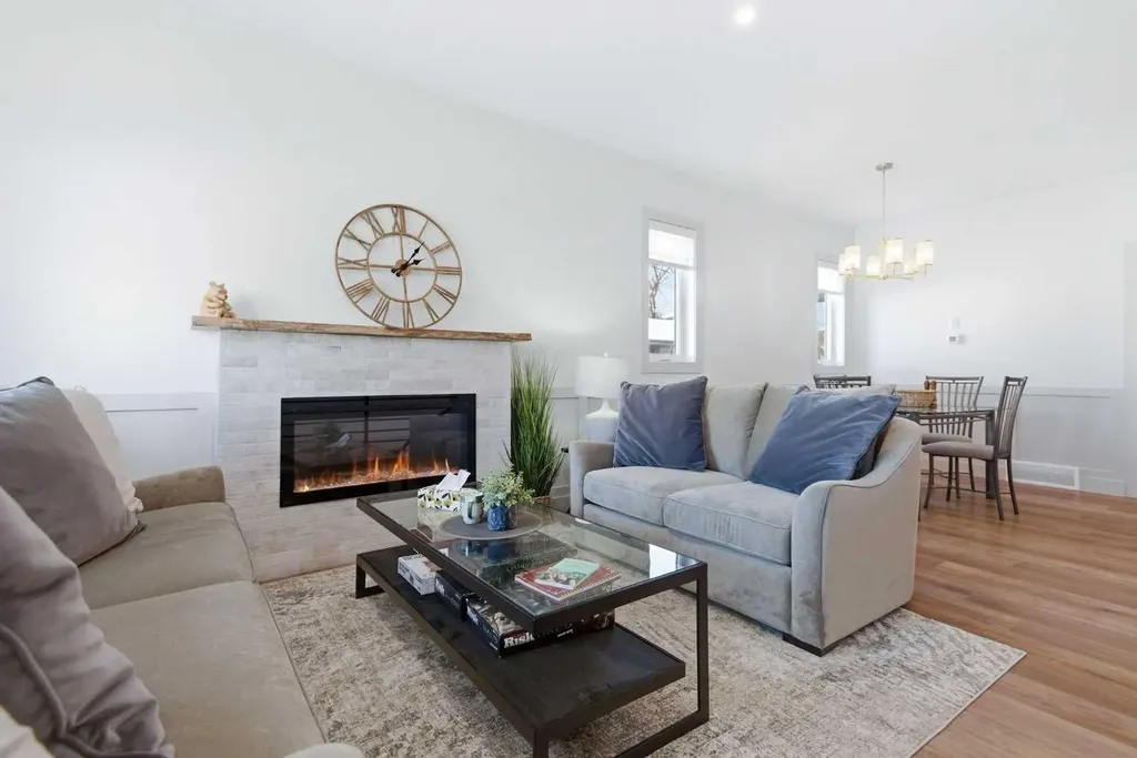 5324 49 Avenue Lacombe AB T4L 1S6