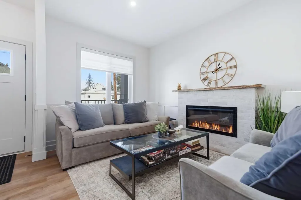 5324 49 Avenue Lacombe AB T4L 1S6