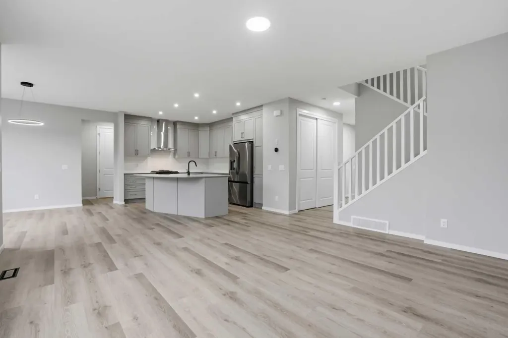 56 Cityline Manor NE Calgary AB T3N 1H7