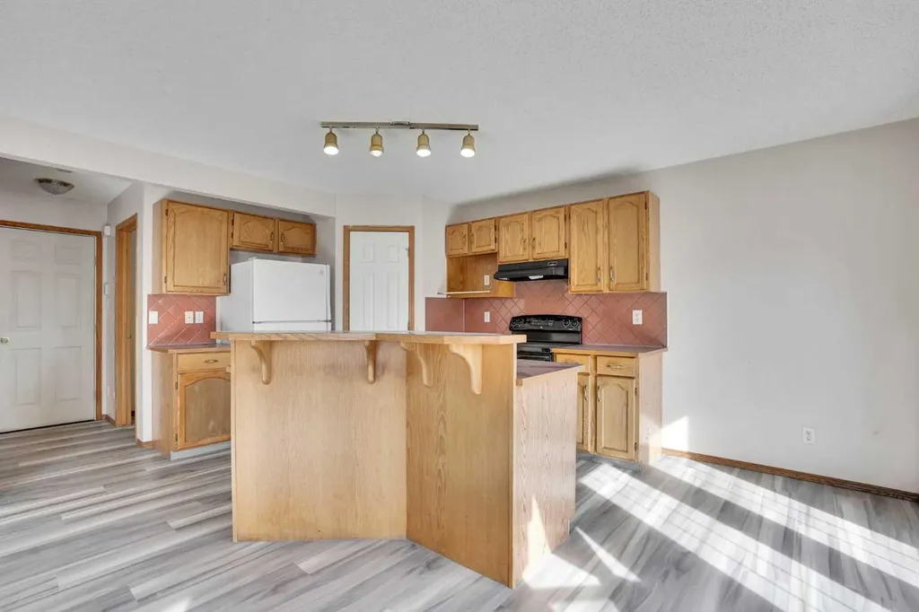 17 Taracove Crescent NE Calgary AB T3J4R3