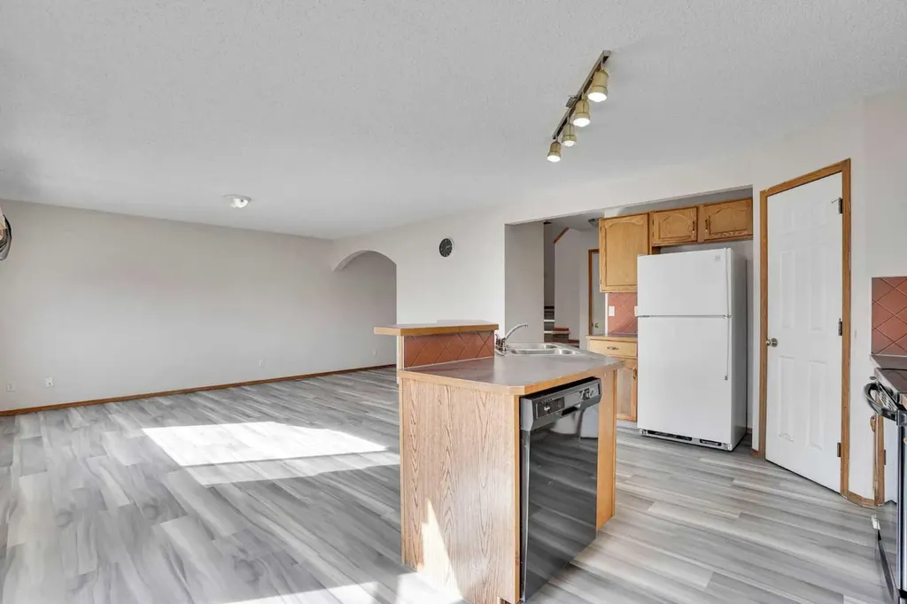 17 Taracove Crescent NE Calgary AB T3J4R3