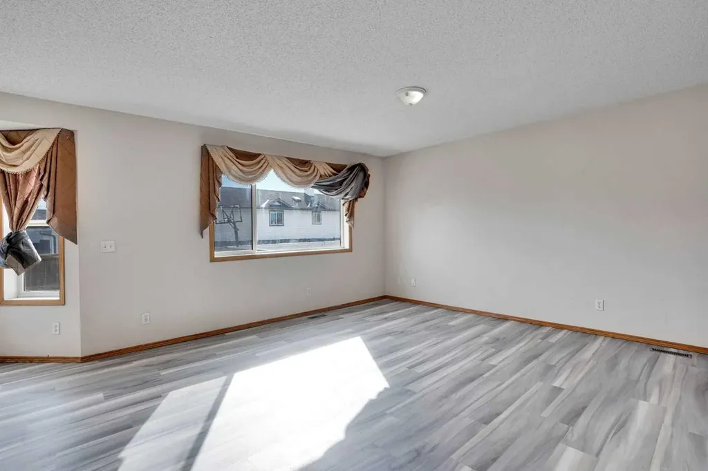 17 Taracove Crescent NE Calgary AB T3J4R3