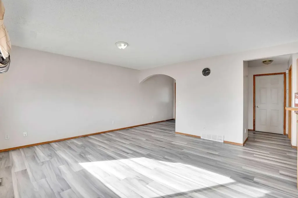 17 Taracove Crescent NE Calgary AB T3J4R3