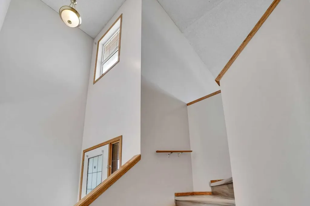 17 Taracove Crescent NE Calgary AB T3J4R3