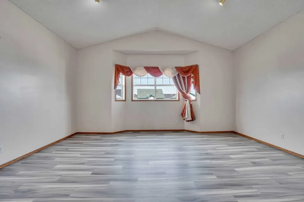 17 Taracove Crescent NE Calgary AB T3J4R3