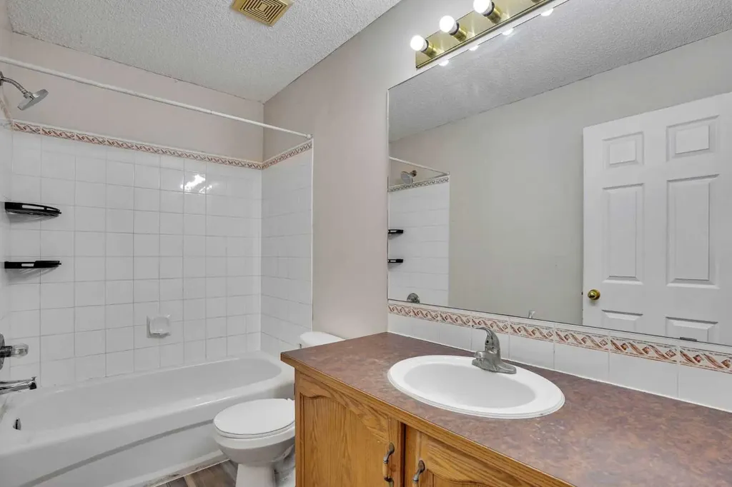 17 Taracove Crescent NE Calgary AB T3J4R3