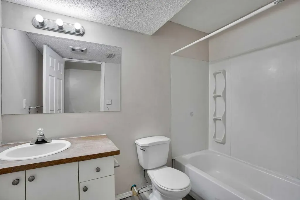 17 Taracove Crescent NE Calgary AB T3J4R3