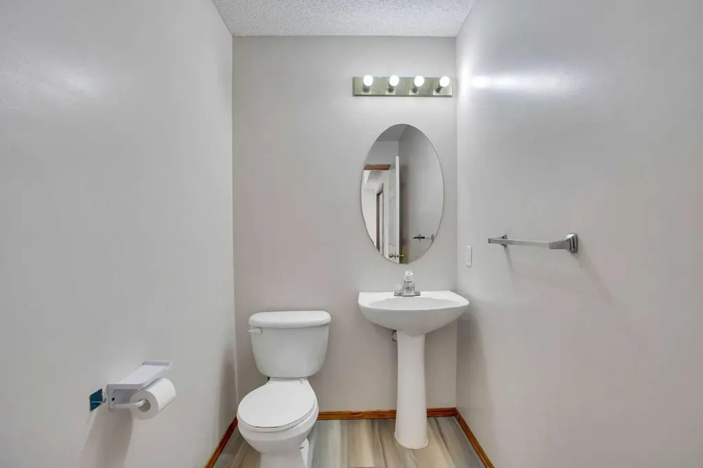 17 Taracove Crescent NE Calgary AB T3J4R3