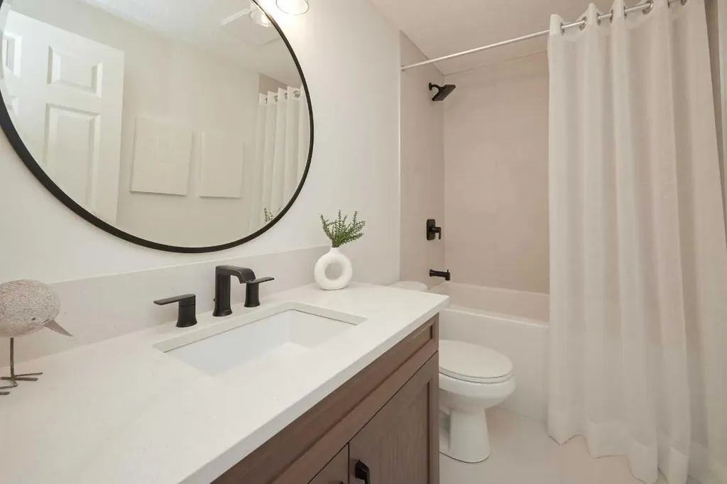58 Raven Point SE Calgary AB T3S0V8