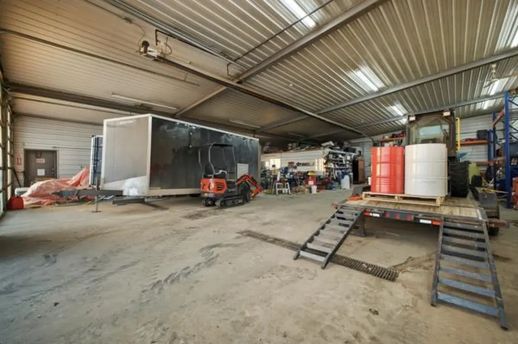 39325-A Range Road 273 Blackfalds AB T0M0J0