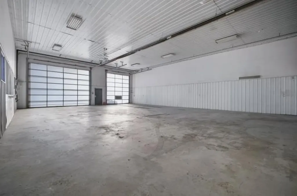 39325-A Range Road 273 Blackfalds AB T0M0J0