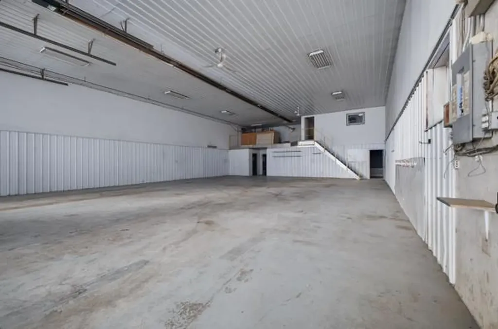 39325-A Range Road 273 Blackfalds AB T0M0J0