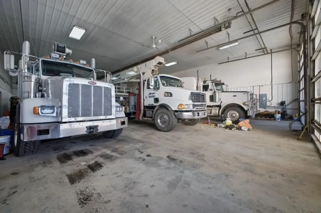 39325-A Range Road 273 Blackfalds AB T0M0J0