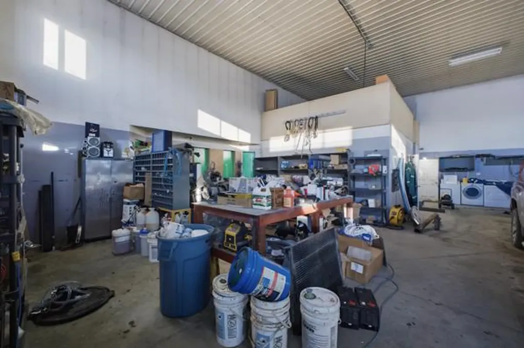 39325-A Range Road 273 Blackfalds AB T0M0J0